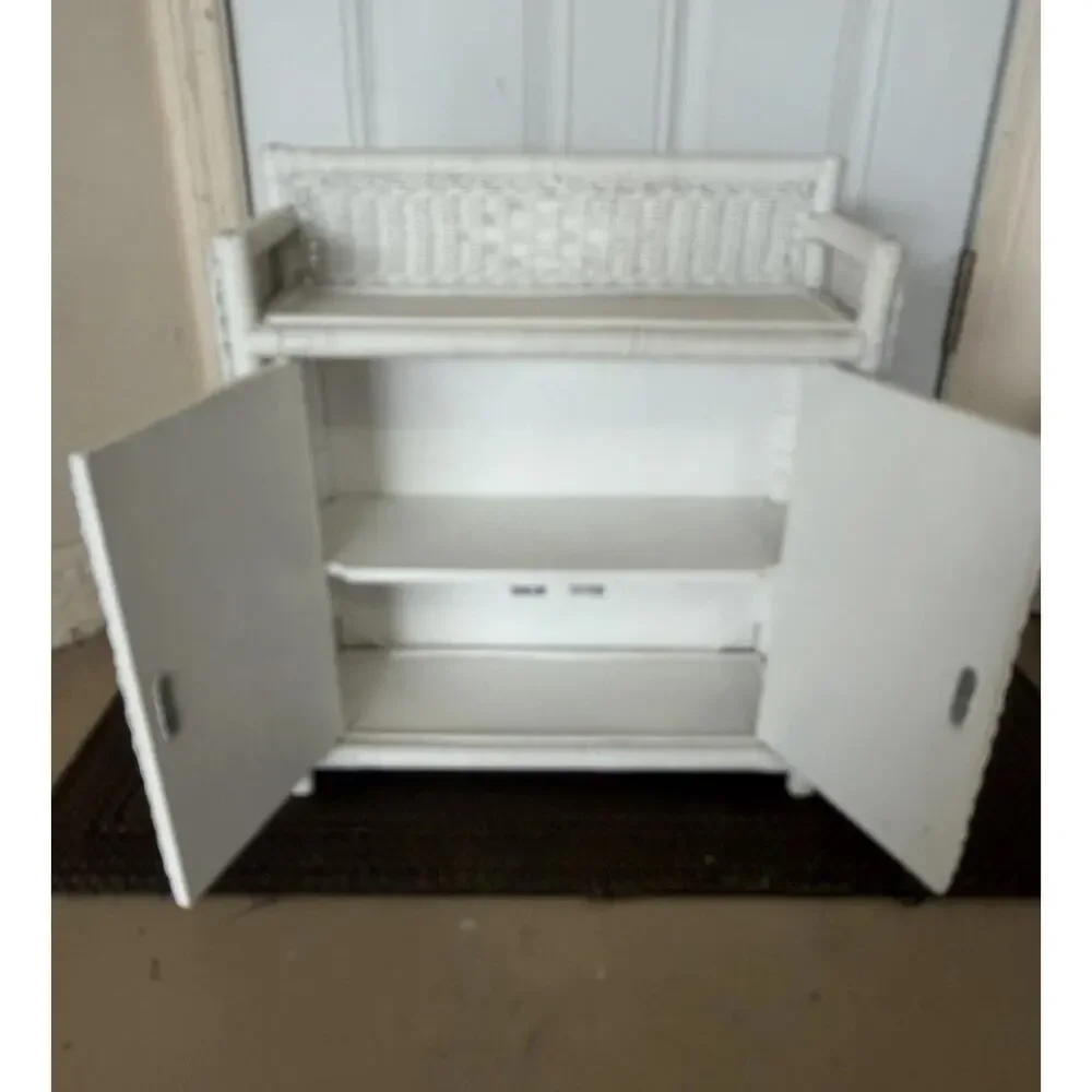 Vintage White Wicker Bathroom Wall Cabinet Vanity Shelf 2-Door Rattan Hanging